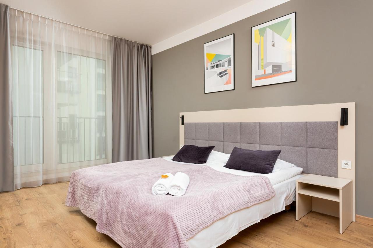 Wolska Residence Apartments With Parking By Noclegi Renters Warszawa Eksteriør billede